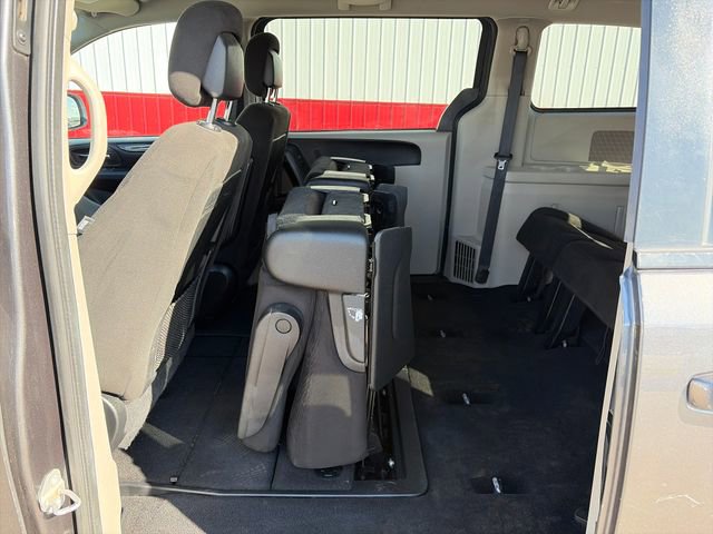 Used 2016 Dodge Grand Caravan SE w/ Quick Order Package 29E SE FWD image 36