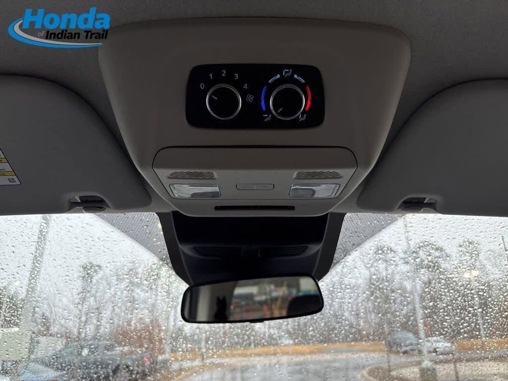 Used 2023 Ford Transit 350 XLT image 31