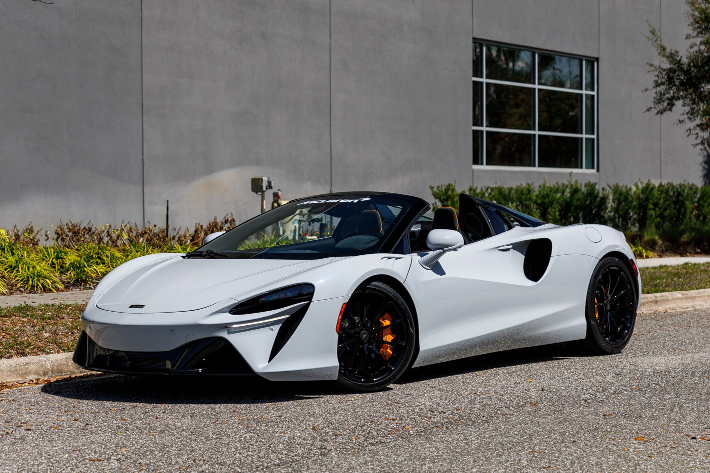 New 2025 McLaren Artura Spider image 34