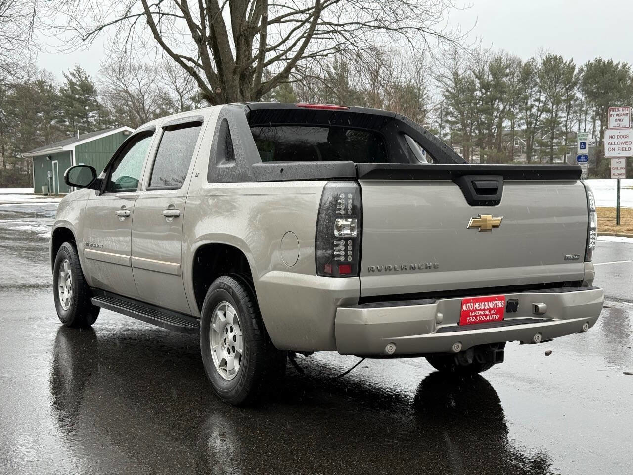 Used 2008 Chevrolet Avalanche LT AWD/4WD image 9