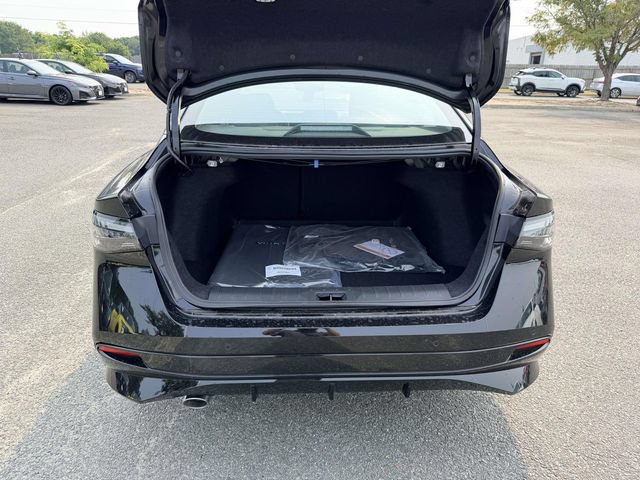 New 2026 Nissan Sentra SR w/ SR Premium Package FWD image 12