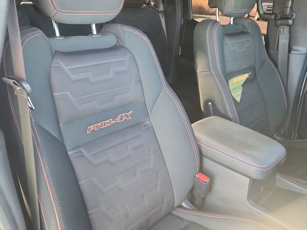 Used 2023 Nissan Frontier PRO-4X w/ Pro Convenience Package image 18