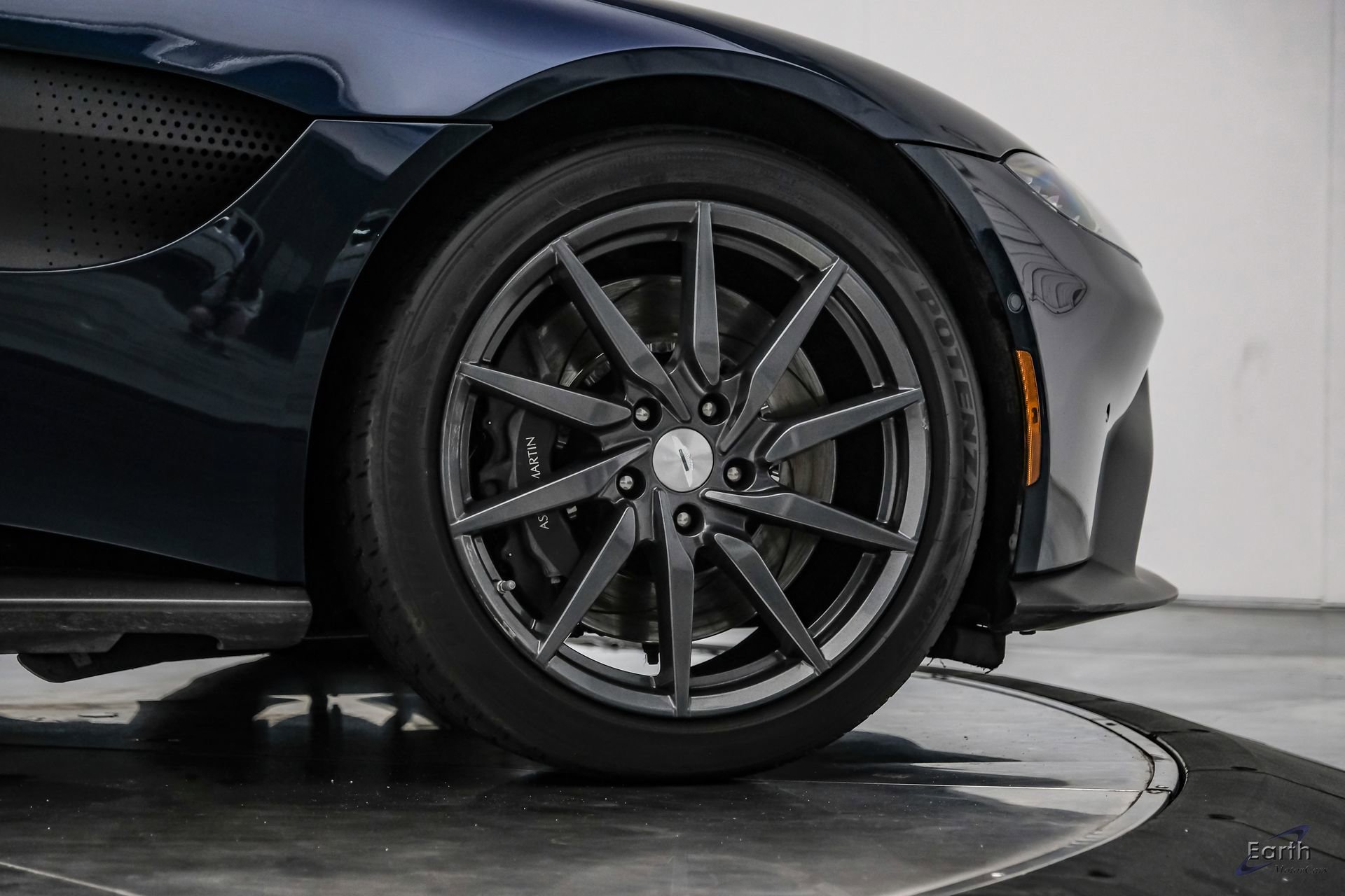 Used 2020 Aston Martin V8 Vantage Coupe RWD image 74