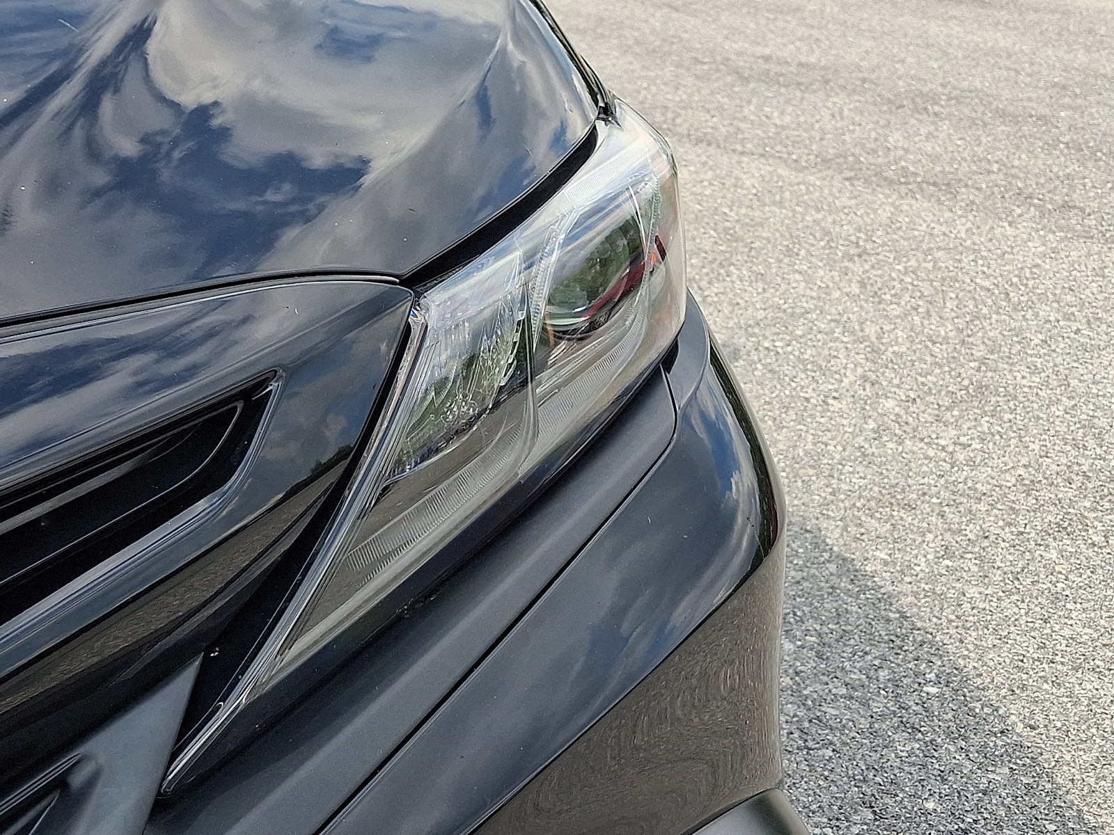 Used 2021 Toyota Camry SE w/ Convenience Package AWD/4WD image 9