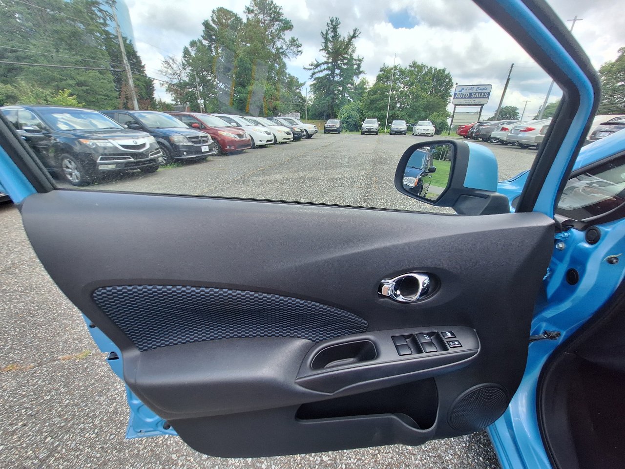 Used 2014 Nissan Versa Note SV w/ SL Package FWD image 17