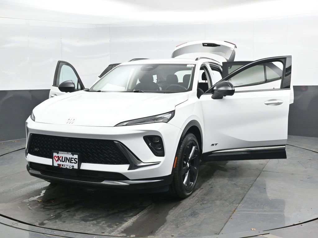 Used 2024 Buick Envision Sport Touring image 49