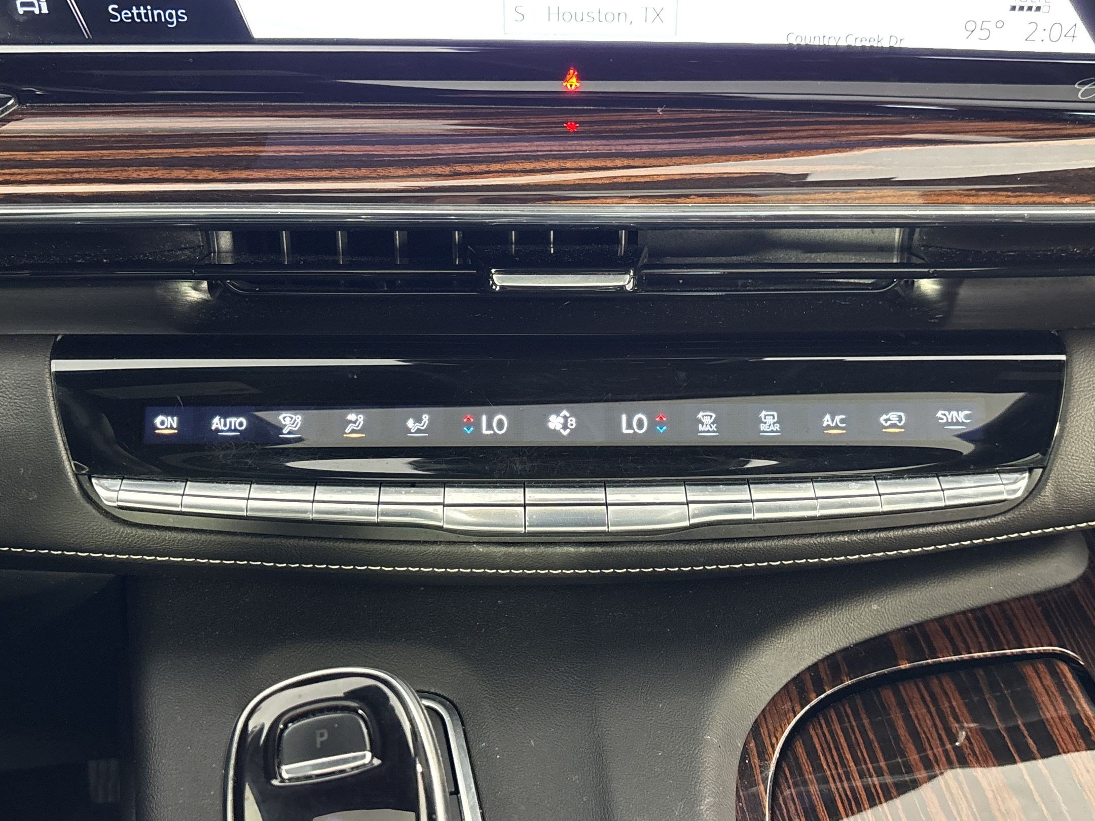 Used 2022 Cadillac Escalade Premium Luxury w/ Performance Package AWD/4WD image 19