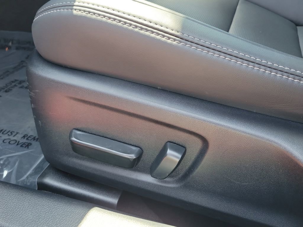 Used 2024 Lexus IS 350 F Sport RWD image 13