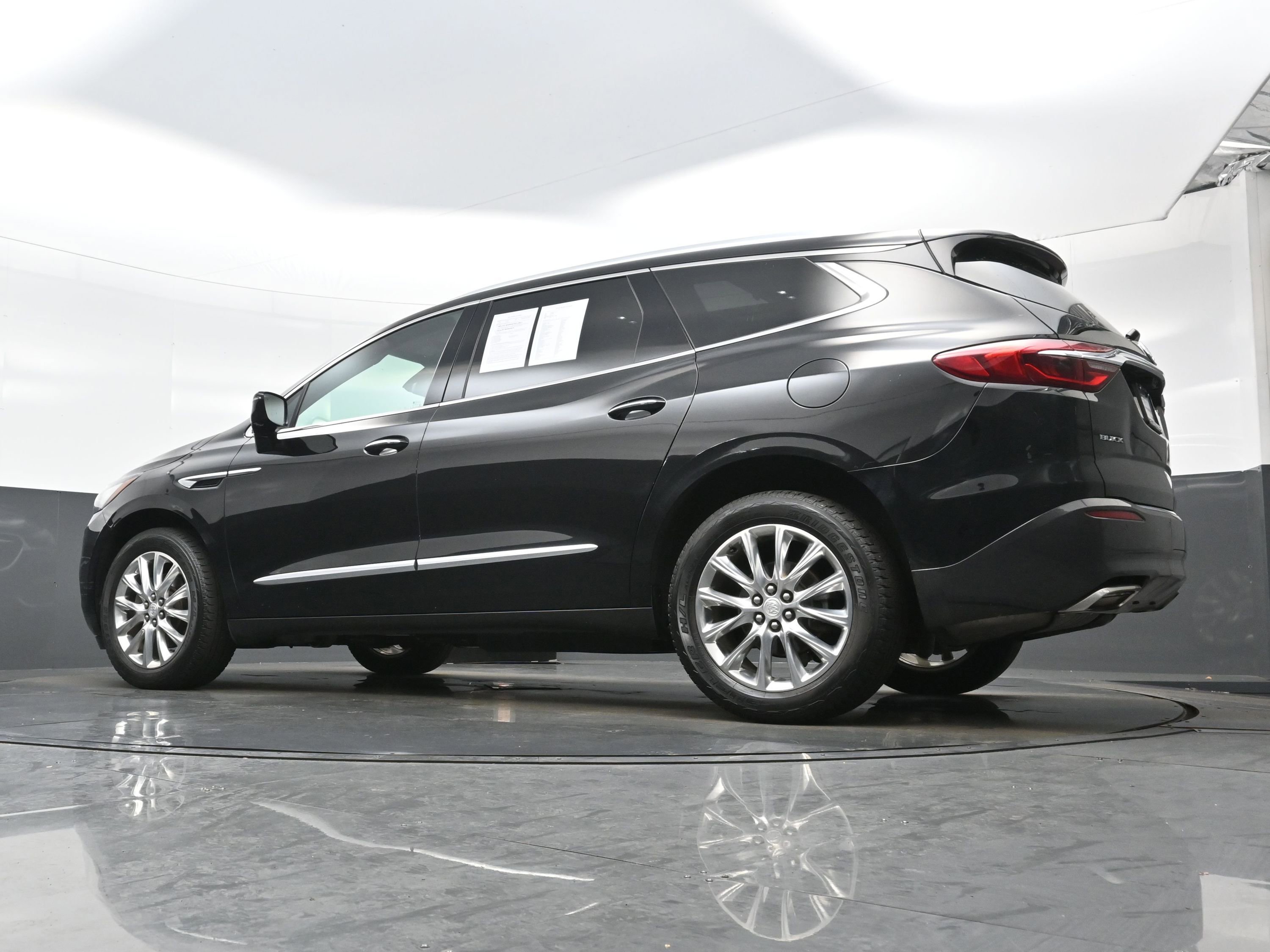 Used 2018 Buick Enclave Premium w/ Experience Buick Package image 30
