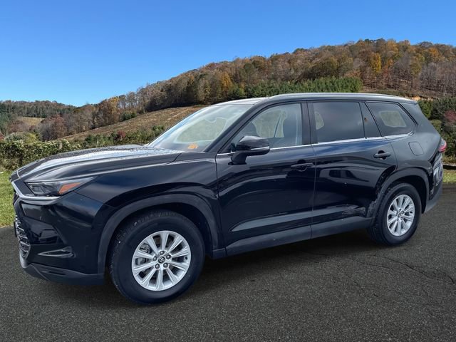 Used 2025 Toyota Grand Highlander AWD image 3