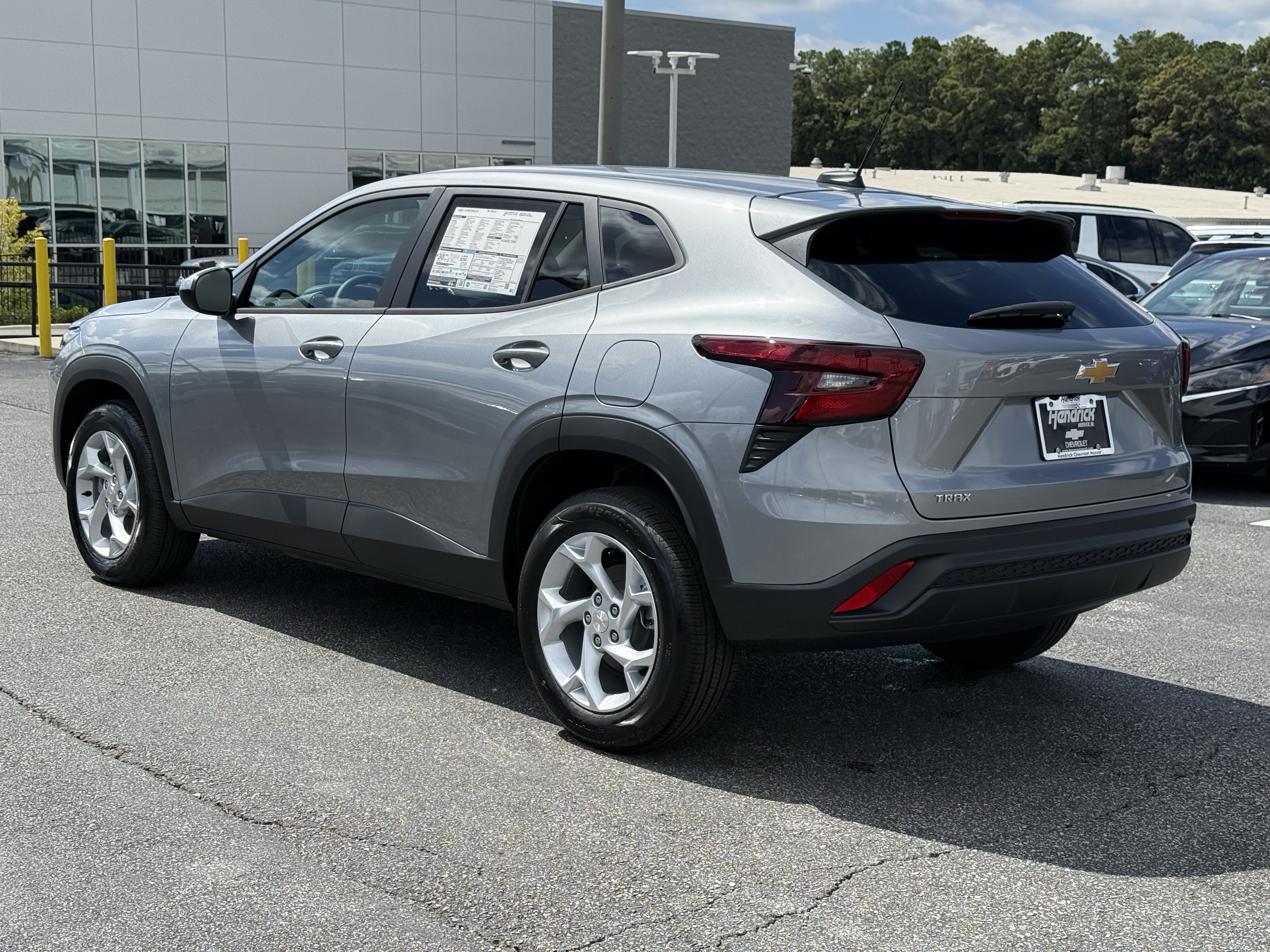 New 2026 Chevrolet Trax LS w/ LS Convenience Package FWD image 8