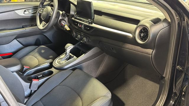 Used 2021 Kia Forte LXS FWD image 13