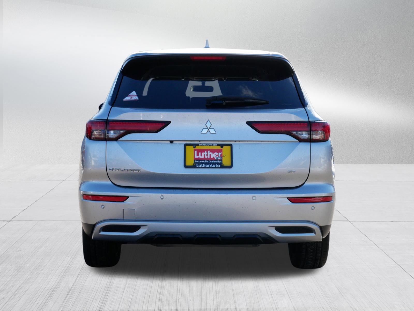 Used 2023 Mitsubishi Outlander SE image 6