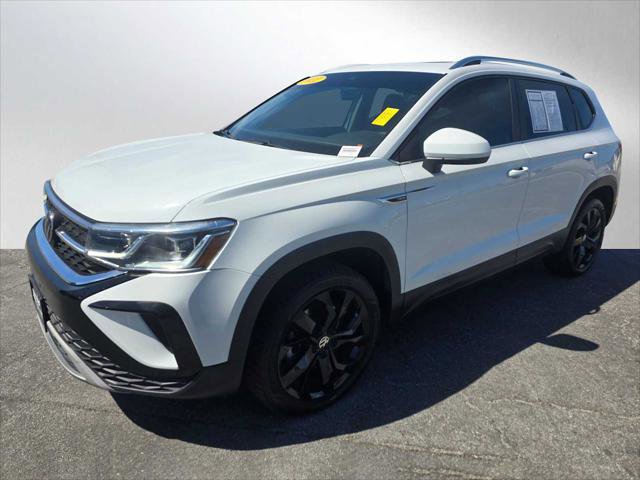 Used 2022 Volkswagen Taos SEL w/ Panoramic Sunroof Package image 7