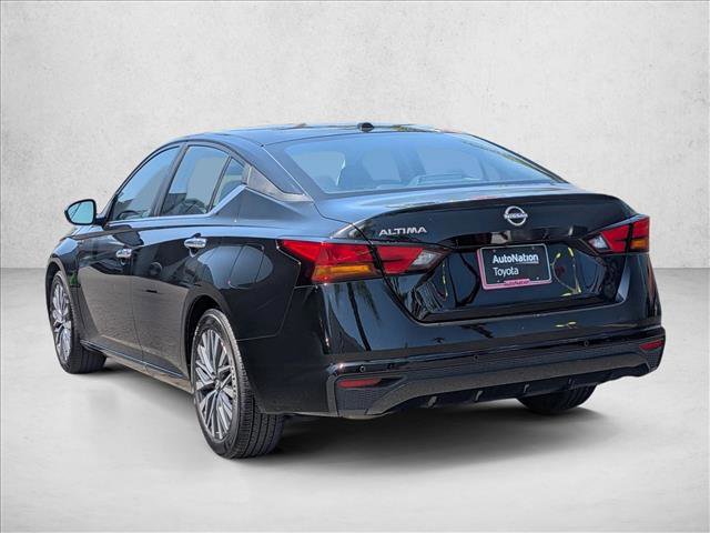 Used 2025 Nissan Altima 2.5 SV FWD image 8