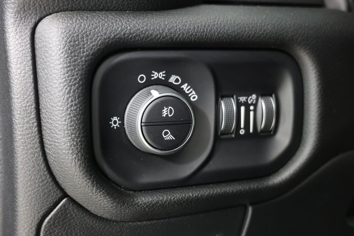 Used 2023 RAM 1500 Laramie AWD/4WD image 25