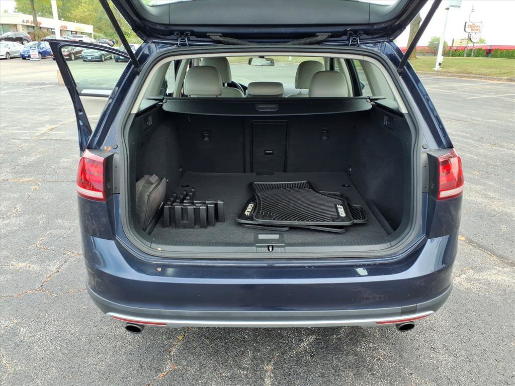 Used 2019 Volkswagen Golf Alltrack S AWD/4WD image 30