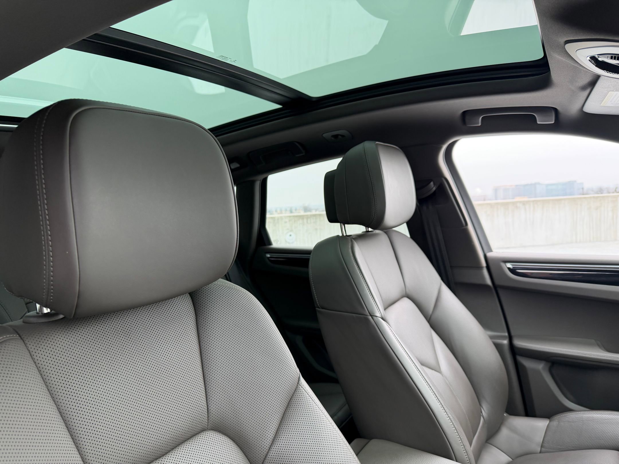 Certified 2023 Porsche Macan image 13