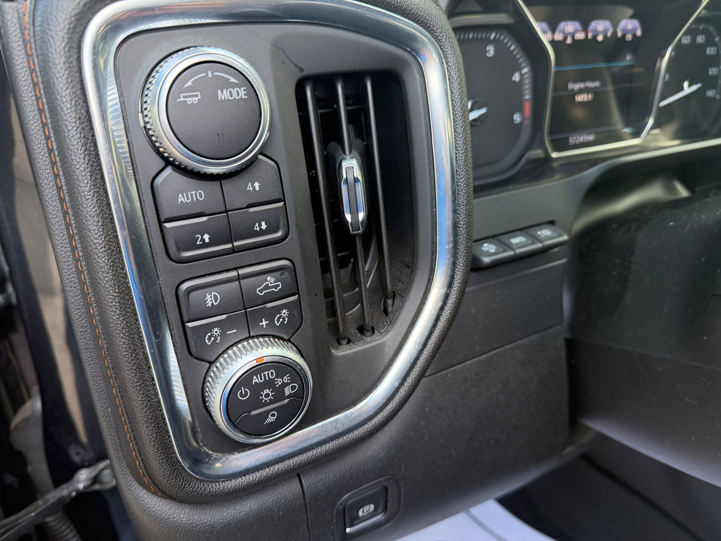 Used 2020 GMC Sierra 2500 AT4 w/ AT4 Premium Package AWD/4WD image 16