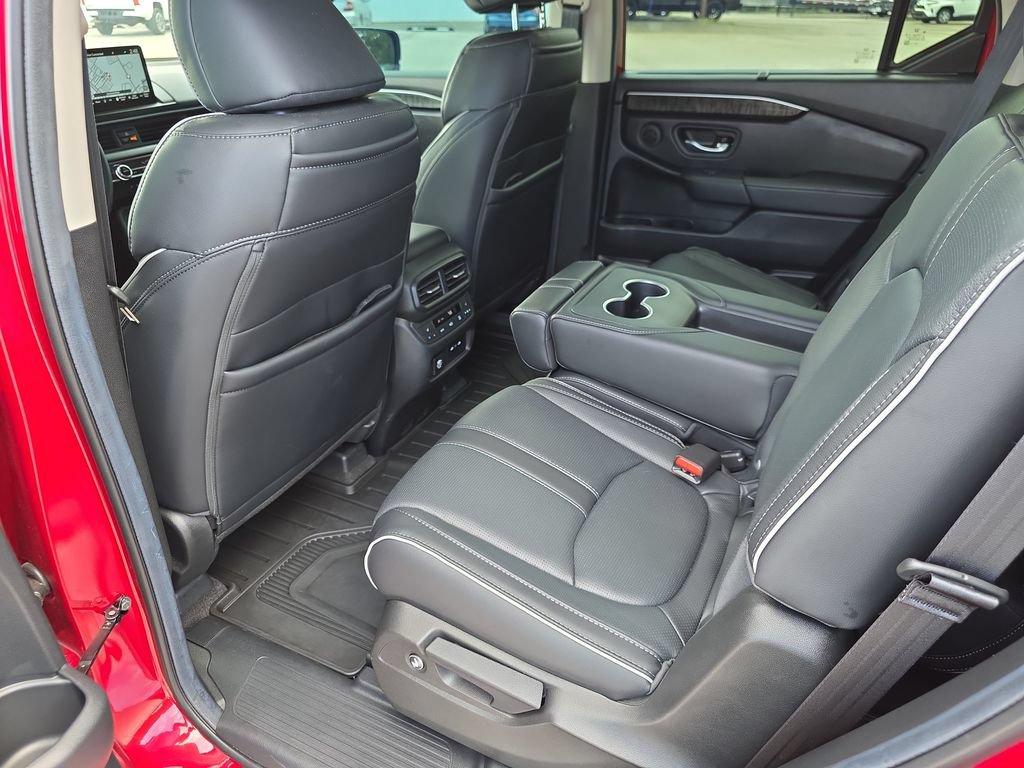 Used 2025 Honda Pilot Elite image 31