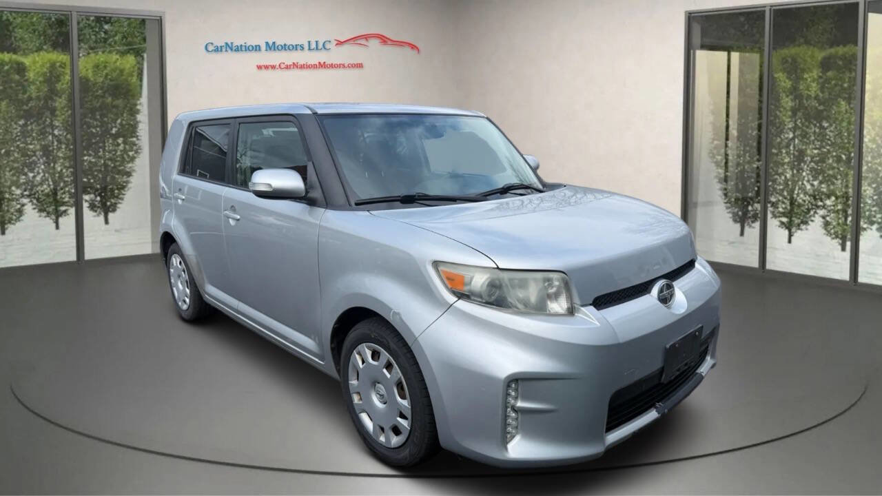 Used 2015 Scion xB image 2