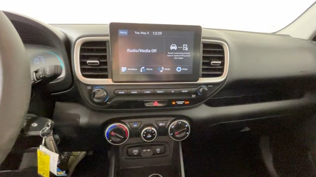 Used 2025 Hyundai Venue SE FWD image 28