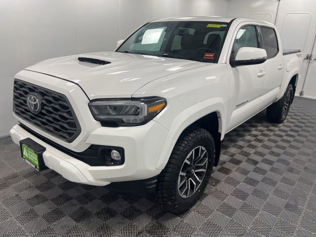 Used 2023 Toyota Tacoma TRD Sport image 3