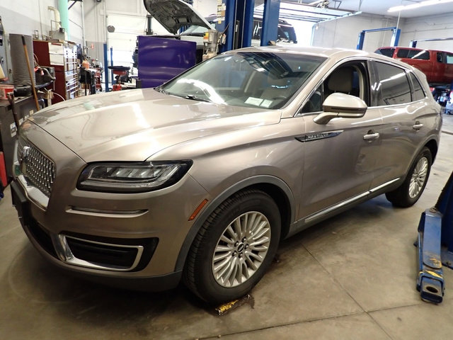 Used 2019 Lincoln Nautilus Premier image 1