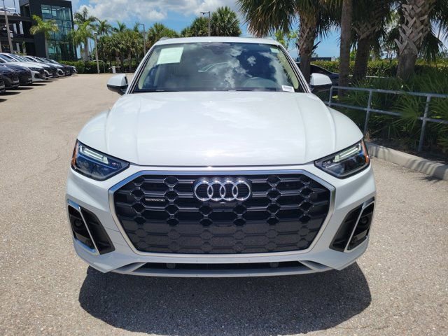 Used 2023 Audi Q5 2.0T Premium Plus w/ Premium Plus Package AWD/4WD image 3