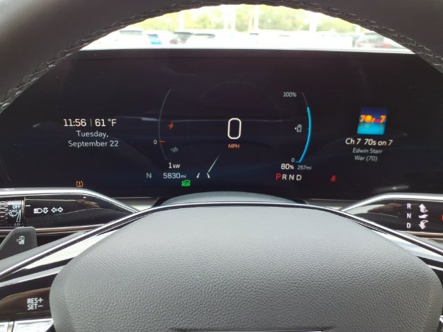 Used 2025 Cadillac Lyriq Luxury AWD/4WD image 36