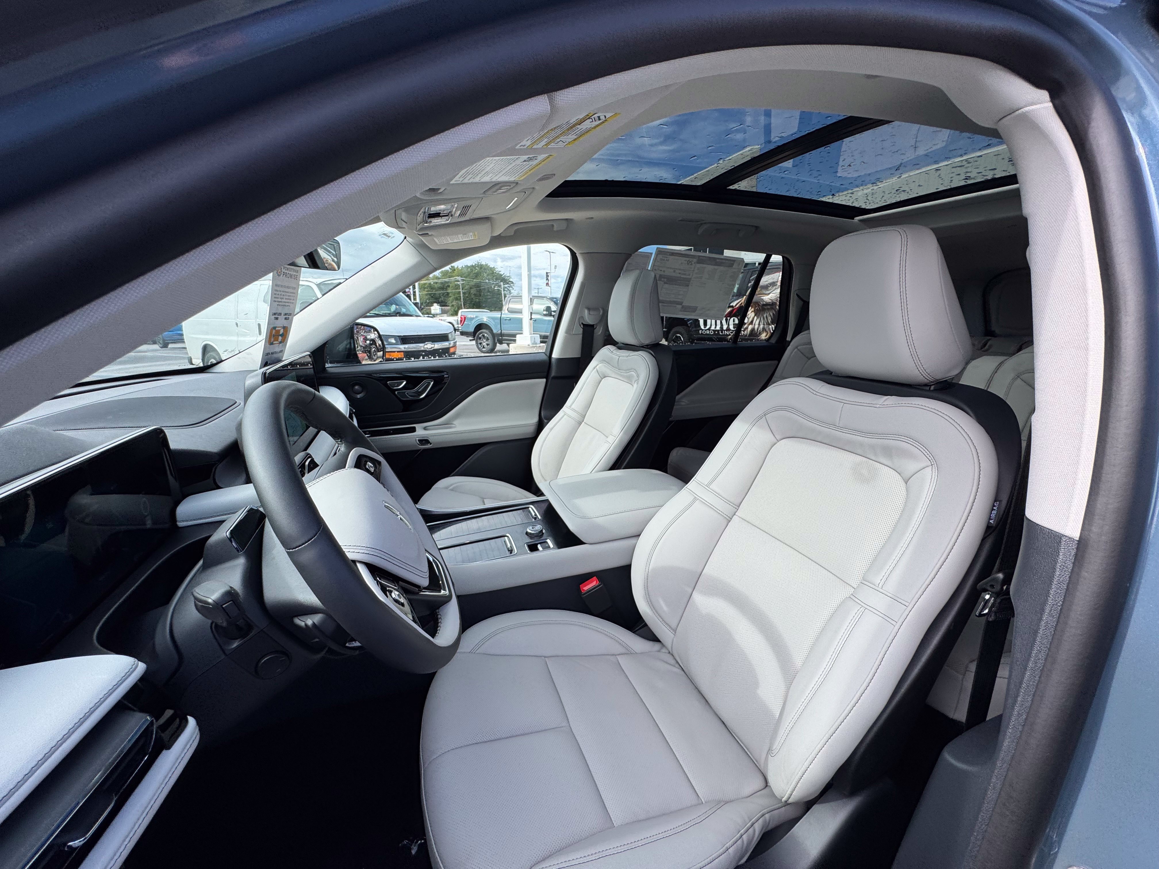 New 2026 Lincoln Aviator Reserve w/ Jet Appearance Package AWD/4WD image 25