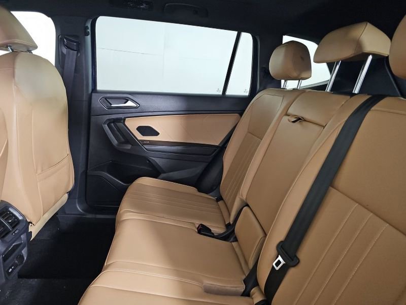 Used 2022 Volkswagen Tiguan SE image 25