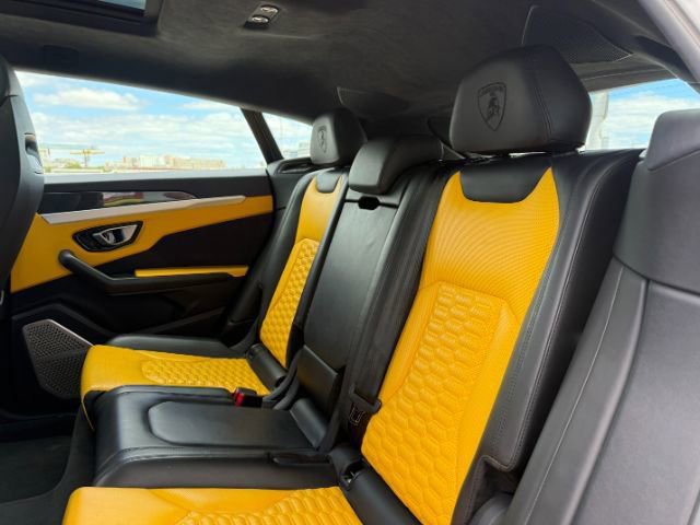 Used 2020 Lamborghini Urus image 19