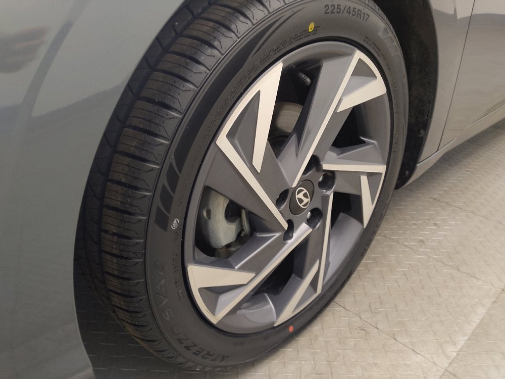 Used 2025 Hyundai Elantra Sport FWD image 31