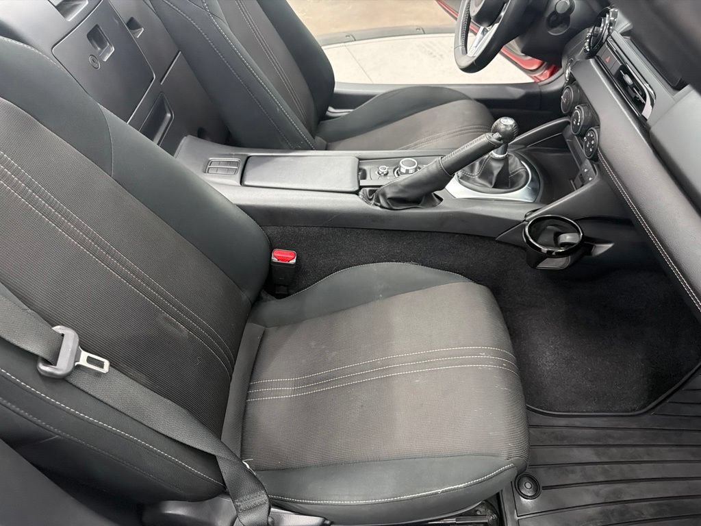 Used 2021 MAZDA MX-5 Miata Club RWD image 22