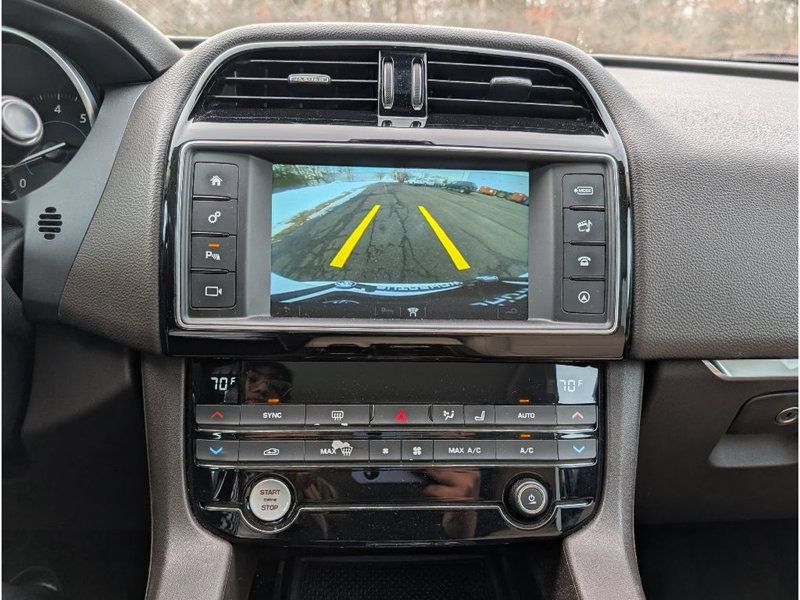 Used 2018 Jaguar F-PACE Prestige image 22