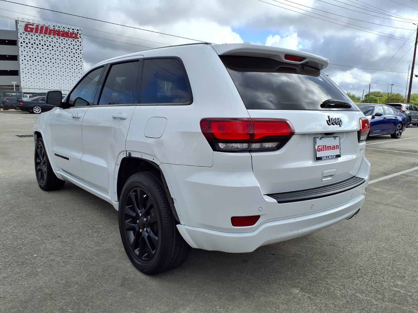 Used 2019 Jeep Grand Cherokee Altitude RWD image 4