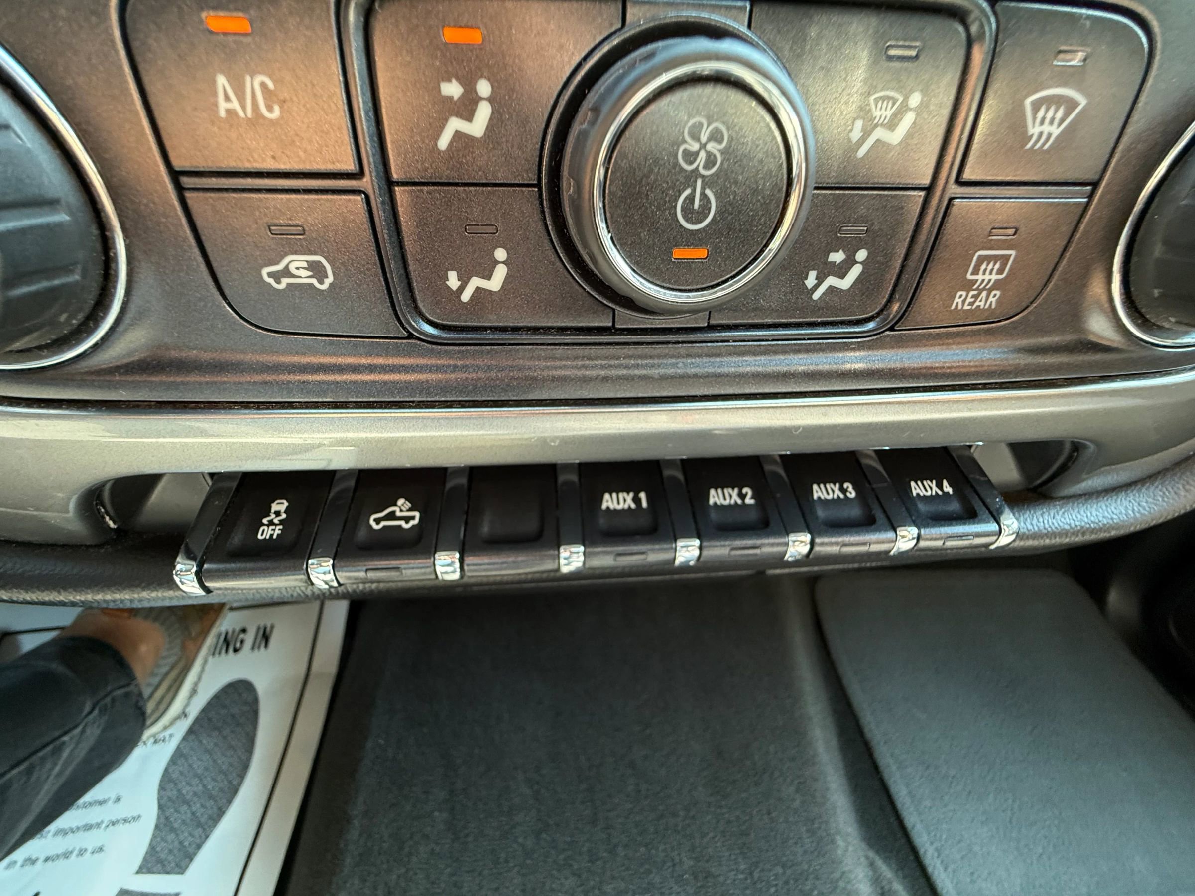Used 2015 Chevrolet Silverado 2500 LT w/ LT Convenience Package image 25