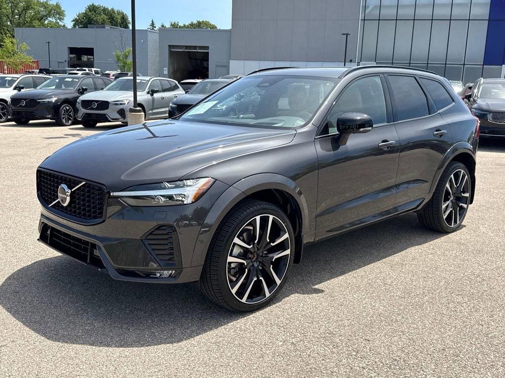 Certified 2025 Volvo XC60 B5 Ultra w/ Climate Package AWD/4WD image 1