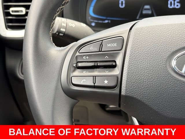 Used 2025 Hyundai Venue Limited FWD image 20