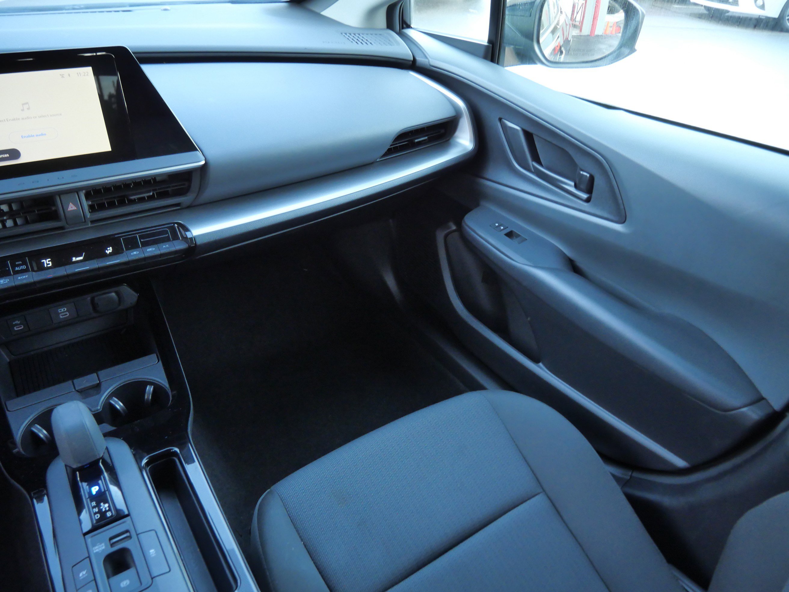 Used 2025 Toyota Prius image 12