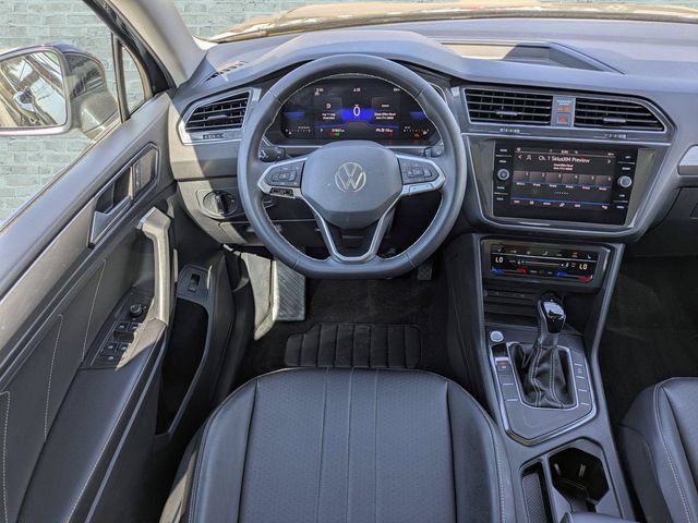 Certified 2023 Volkswagen Tiguan SE w/ Panoramic Sunroof Package FWD image 18