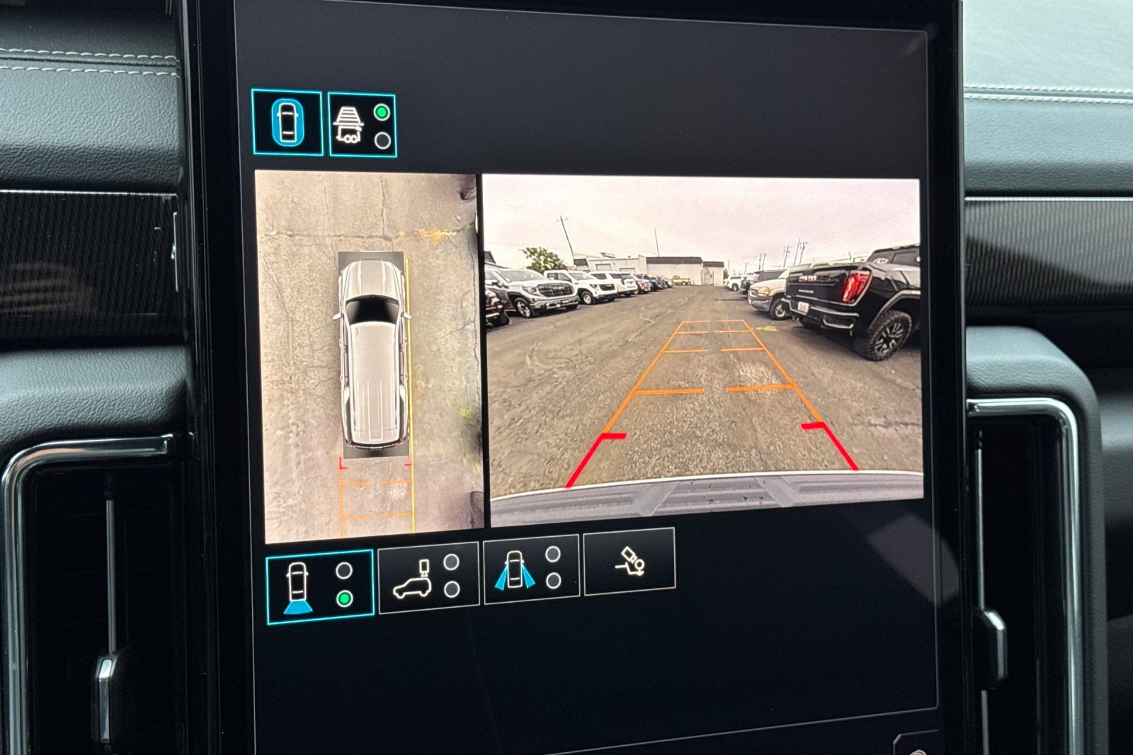 New 2025 GMC Yukon XL Elevation image 24