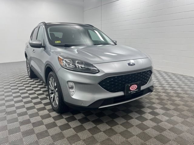 Used 2022 Ford Escape Titanium w/ Class II Trailer Tow Package AWD/4WD image 1