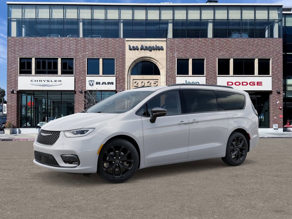 New 2025 Chrysler Pacifica Limited image 2