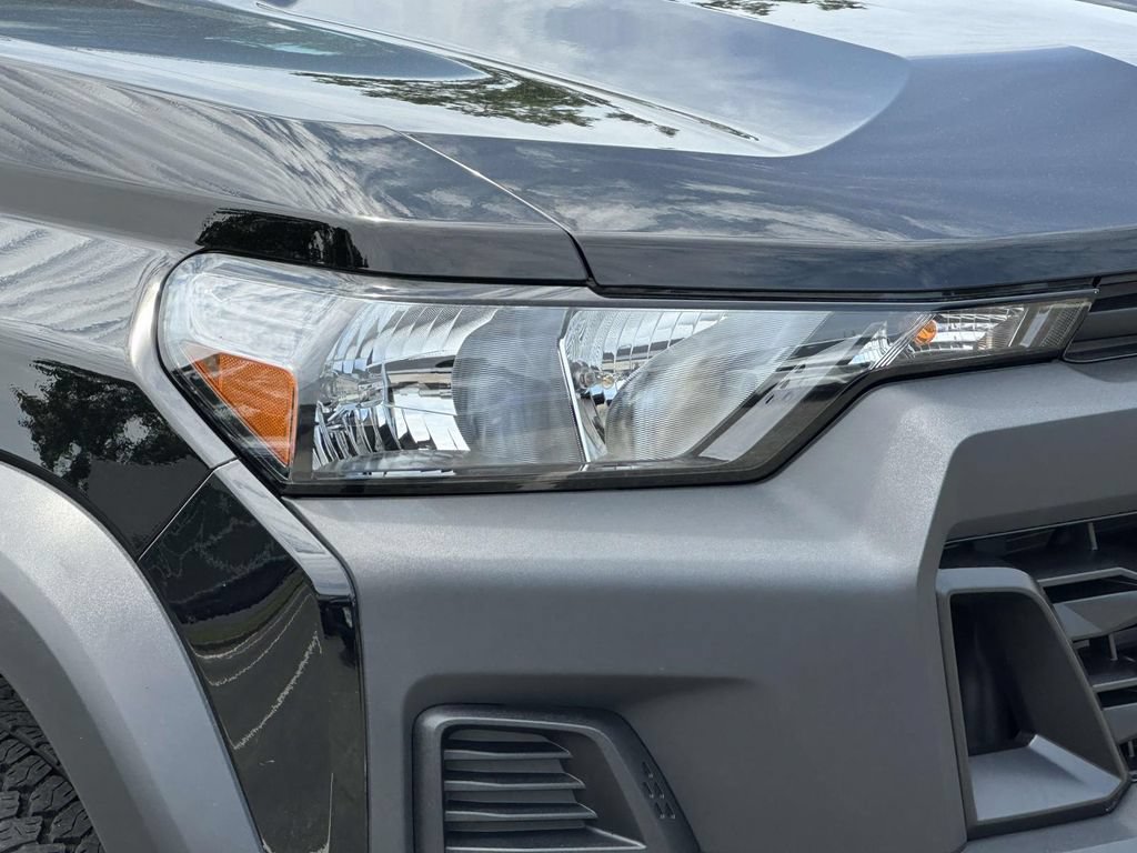 Used 2023 Chevrolet Colorado Trail Boss w/ LPO, Dark Essentials Package AWD/4WD image 7