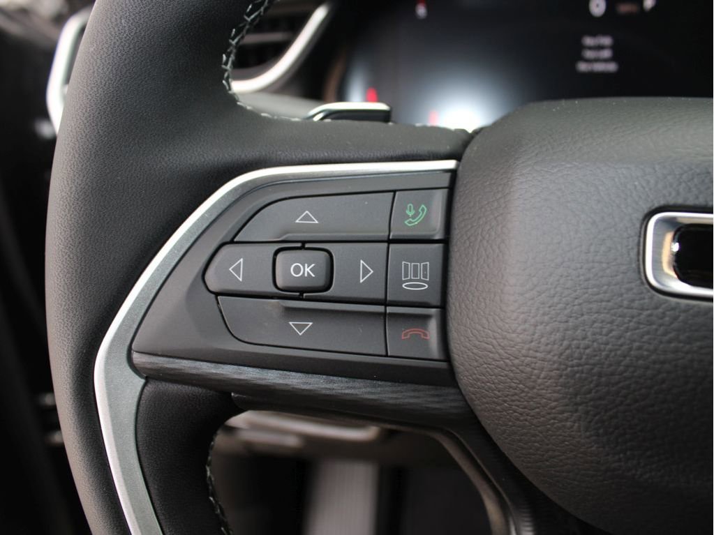 New 2025 Jeep Grand Cherokee Laredo X w/ Luxury Tech Group I image 13