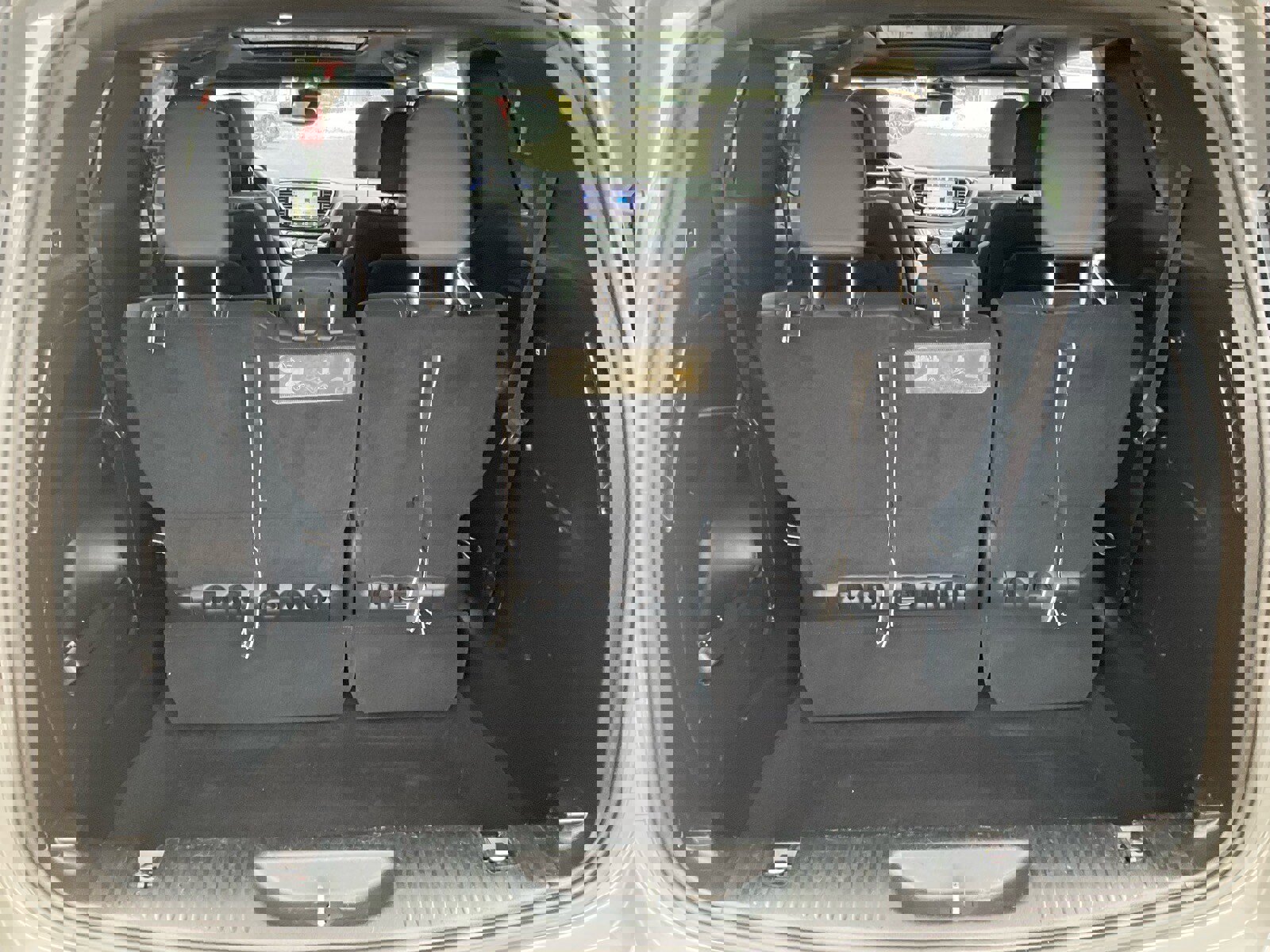 Used 2021 Chrysler Pacifica Touring-L w/ Premium & Safety Sphere Group image 21