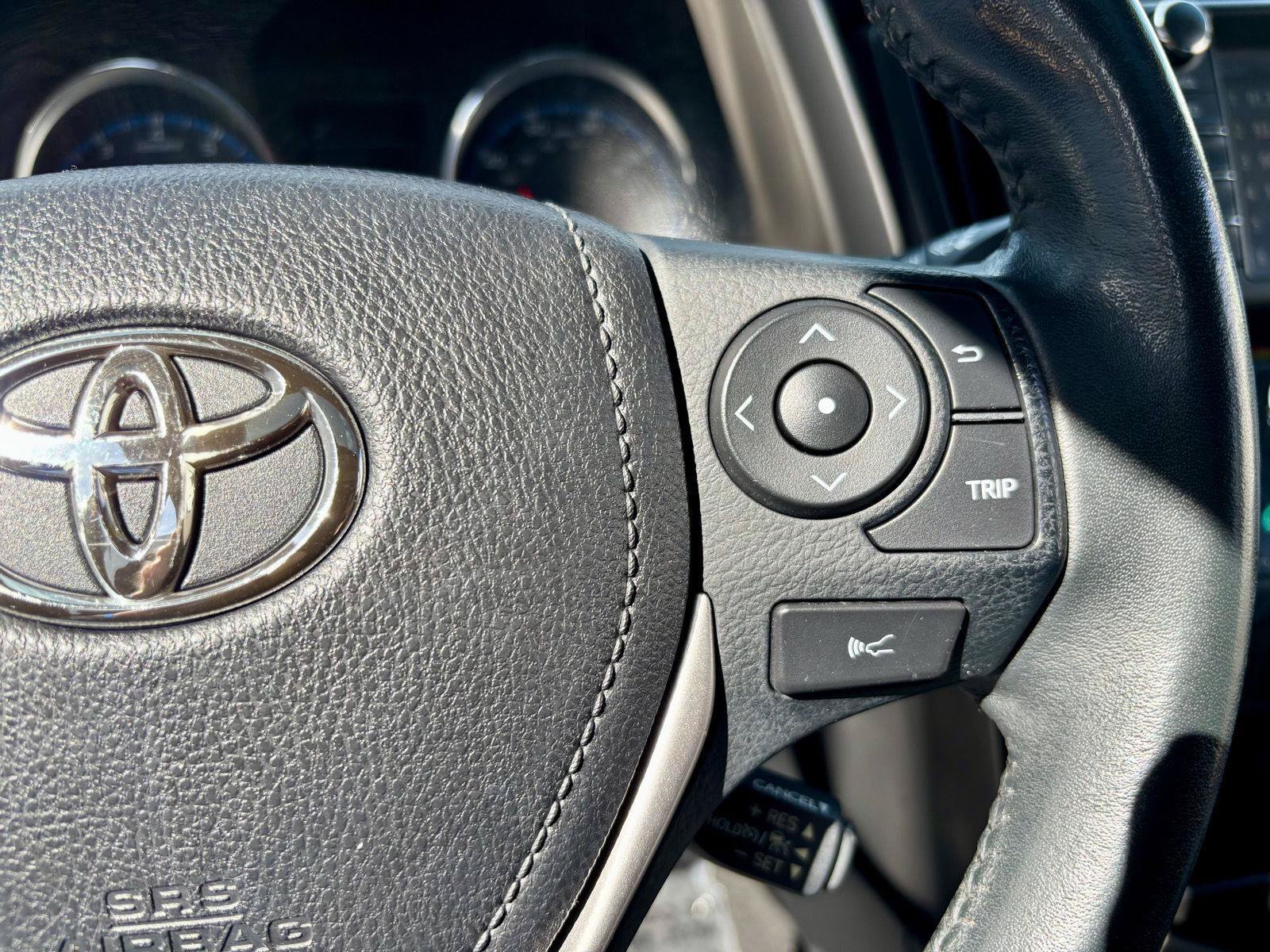 Used 2017 Toyota RAV4 Limited AWD/4WD image 26