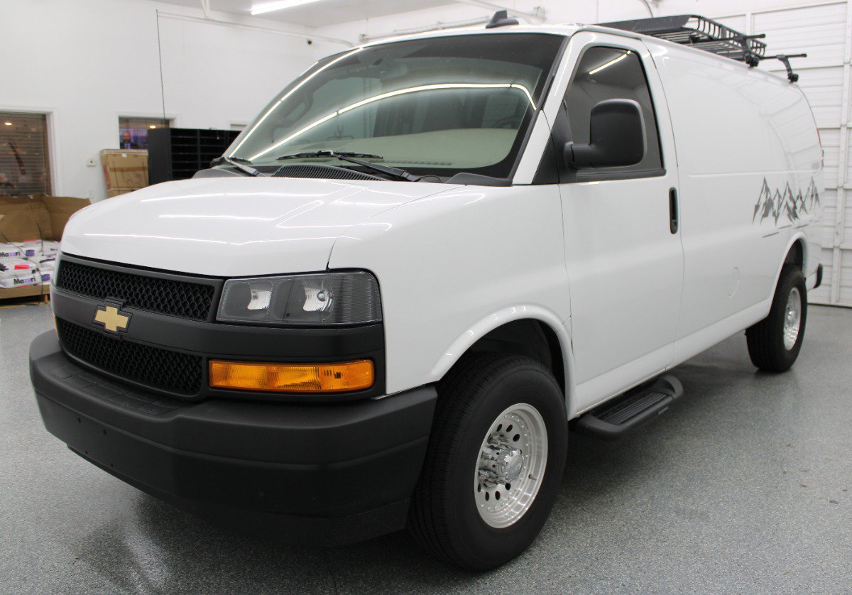 Used 2025 Chevrolet Express 2500 w/ Driver Convenience Package RWD image 3